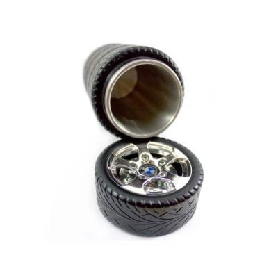 Термо чаша във формата на автомобилни гуми 