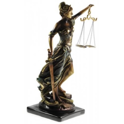 Темида статуетка - богинята на правосъдието