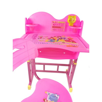 Бюро за детска стая със стол за момиче