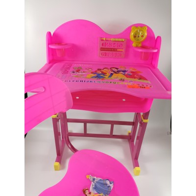 Бюро за детска стая със стол за момиче